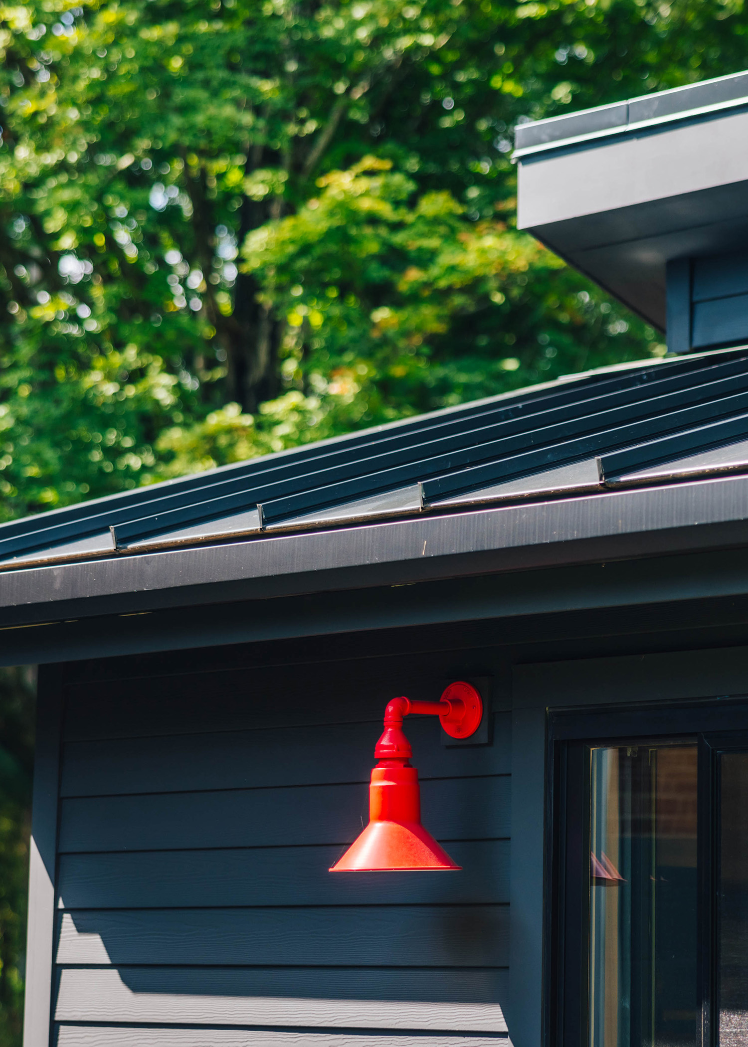 Hidden Hut Black Boot Builders